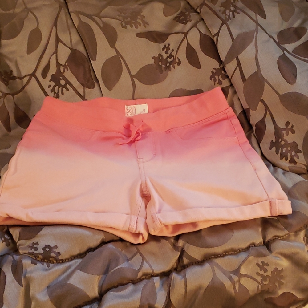 12 So girls stretch shorts. Coral/peach ombre